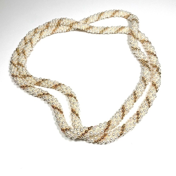 Necklace Beaded Pearlescent White Beads Gold Tone 50” - Picture 11 of 11